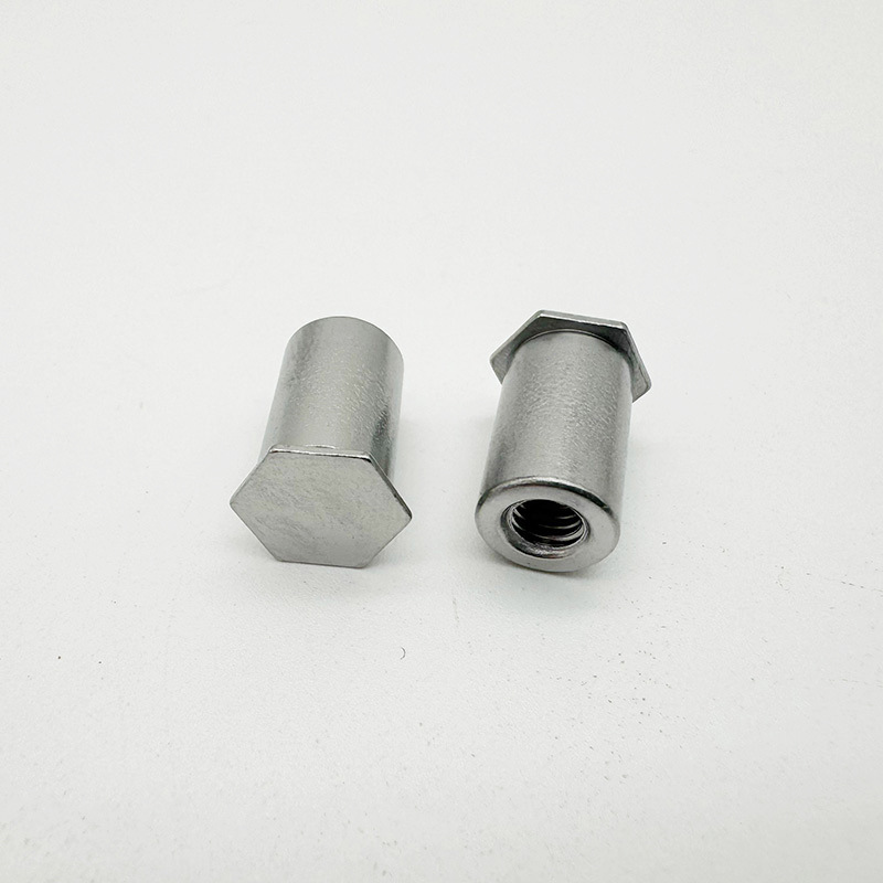 Tự giành lấy sợi chỉ mù quáng